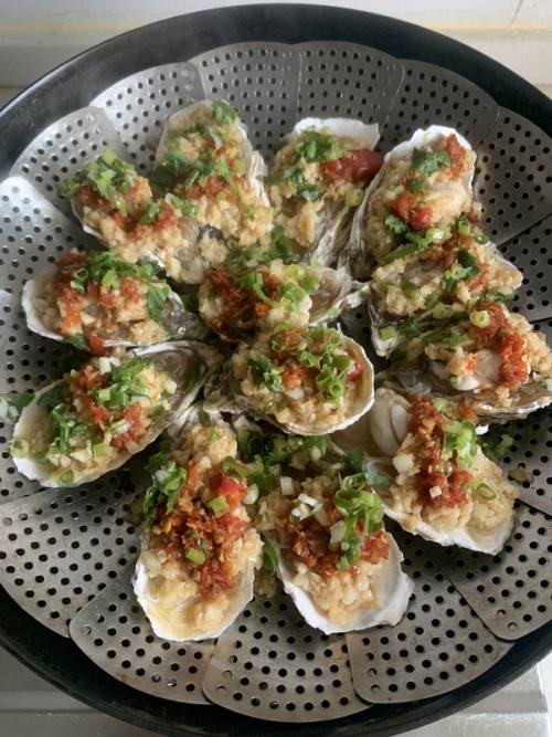 蒜蓉粉丝蒸生蚝