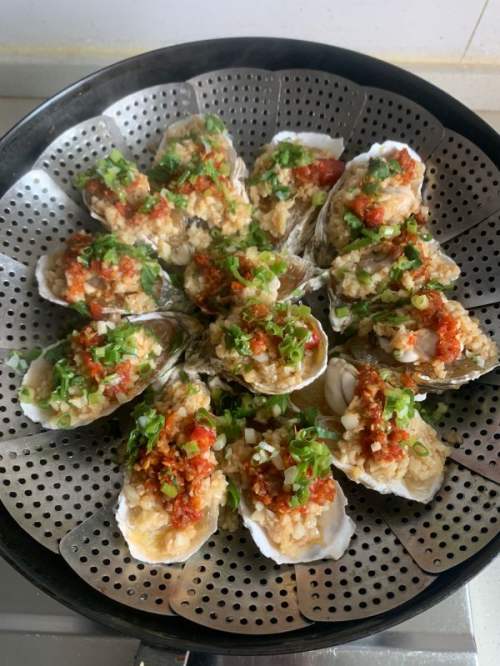 蒜蓉粉丝蒸生蚝