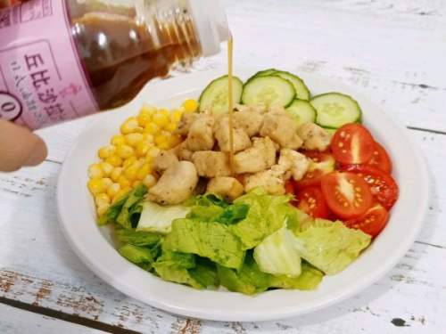 鸡胸肉蔬菜沙拉